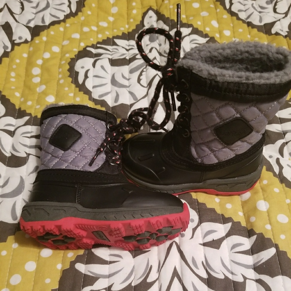 Snow boots